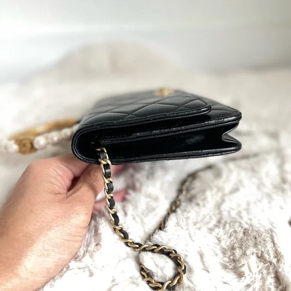 Chanel Quilted Lambskin Pearl Crown Clutch On Chain - Picture 3 of 16